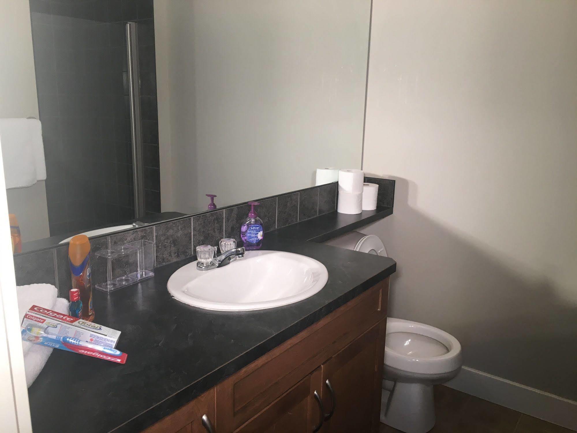 Olympic Suites カルガリー エクステリア 写真